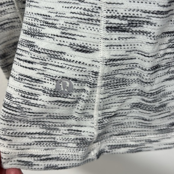 Lululemon Sweat Embrace Heathered Gray Long Sleeve Top 12 Soft Workout Gym - Picture 5 of 6